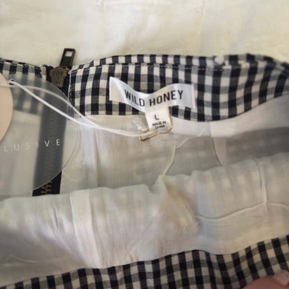 Wild Honey Women’s Black and White Shorts - Picture 3 of 6